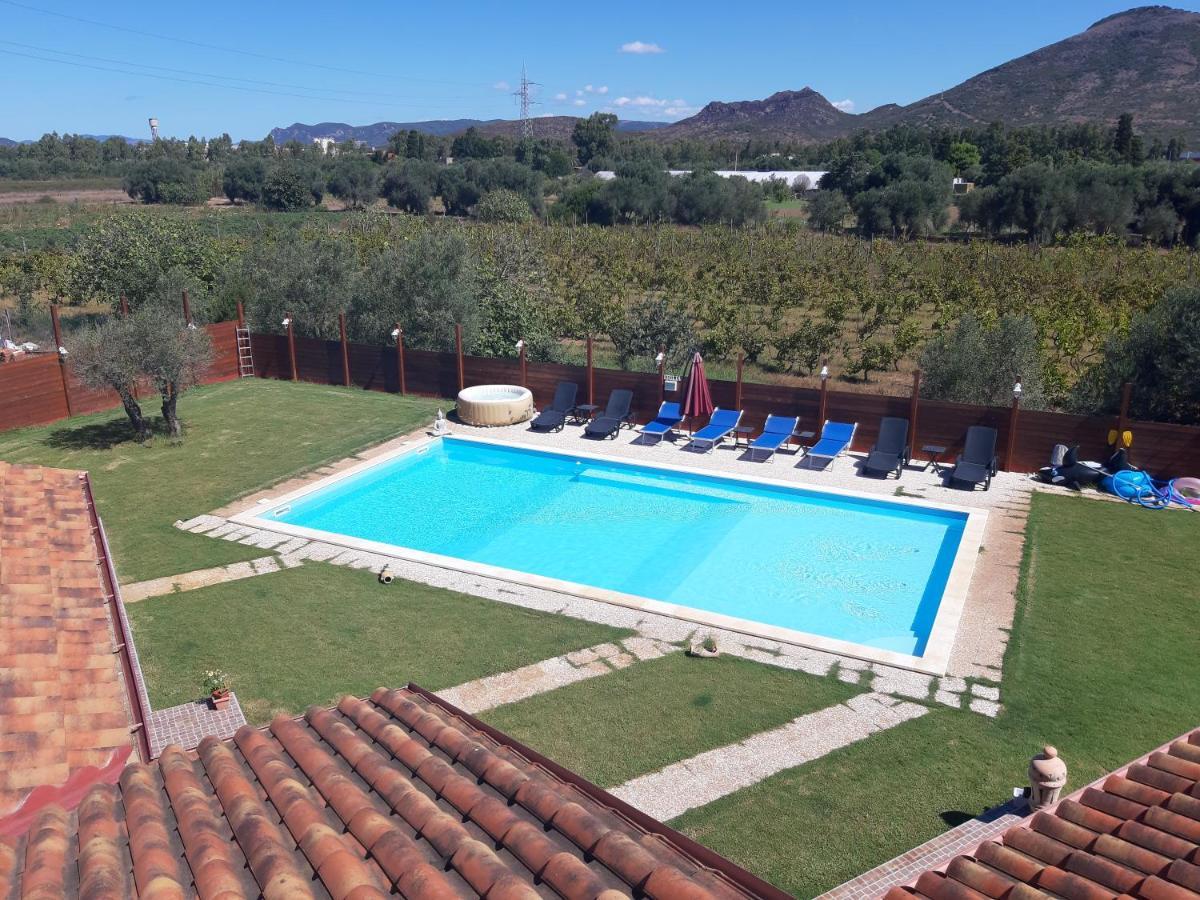 Villa Erilia San Giovanni Suèrgiu Екстериор снимка